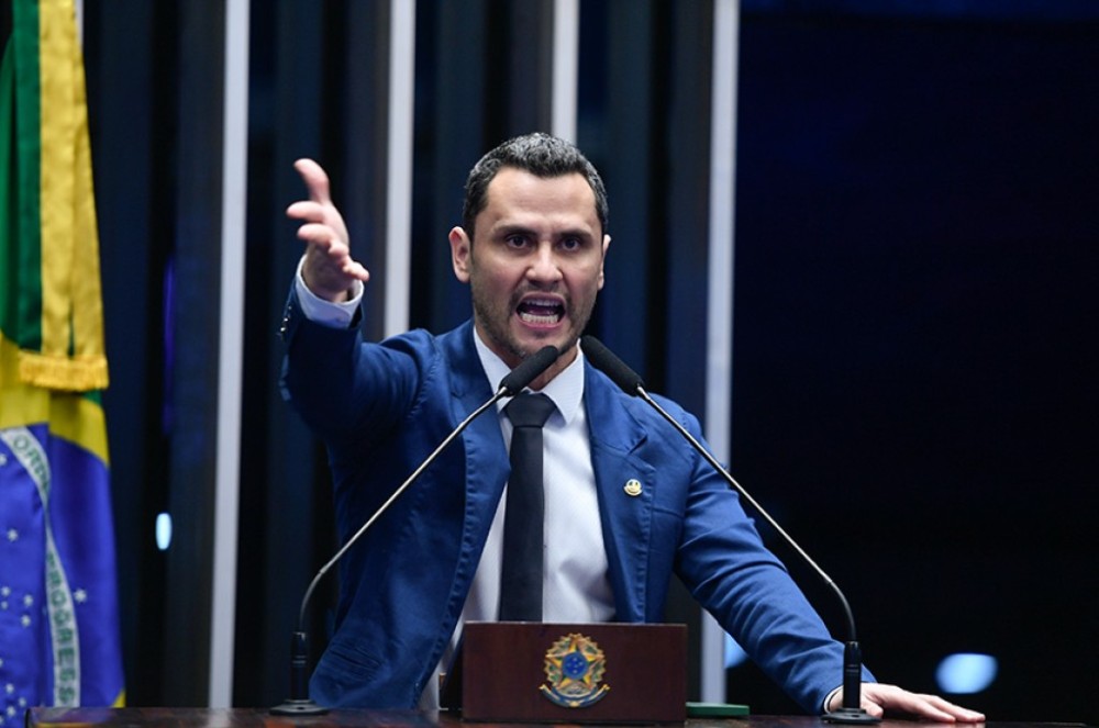 Cleitinho critica PEC que anistia partidos que não cumpriram cotas