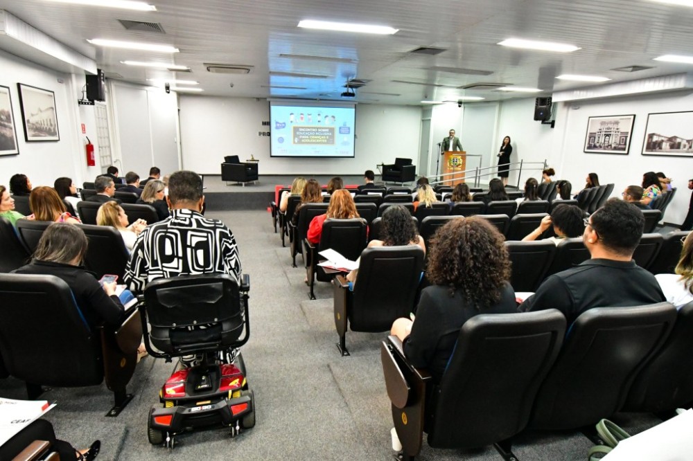 Secretário de saúde prestigia evento sobre educação inclusiva para crianças e adolescentes no MPMT