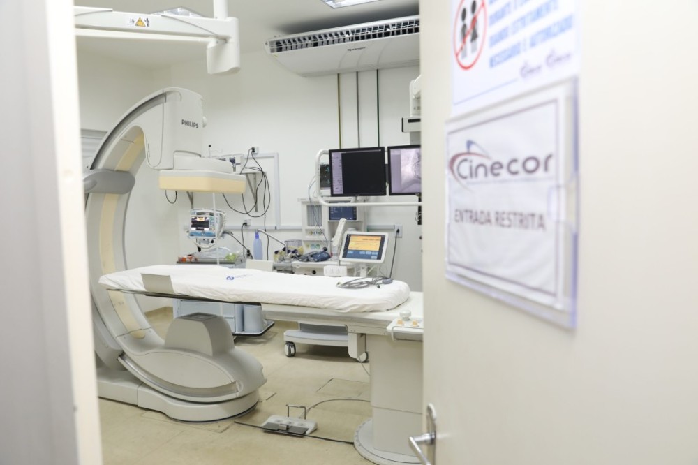 Hospital São Benedito expande atendimentos e zera fila de procedimentos cardíacos com hemodinâmica