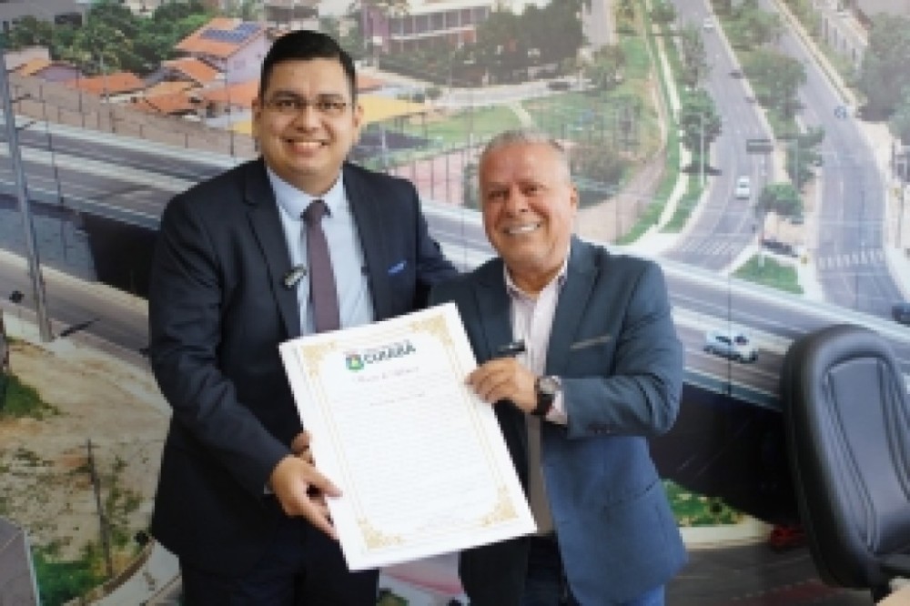 Presidente Chico 2000 homenageia empresário com Moção de Aplausos