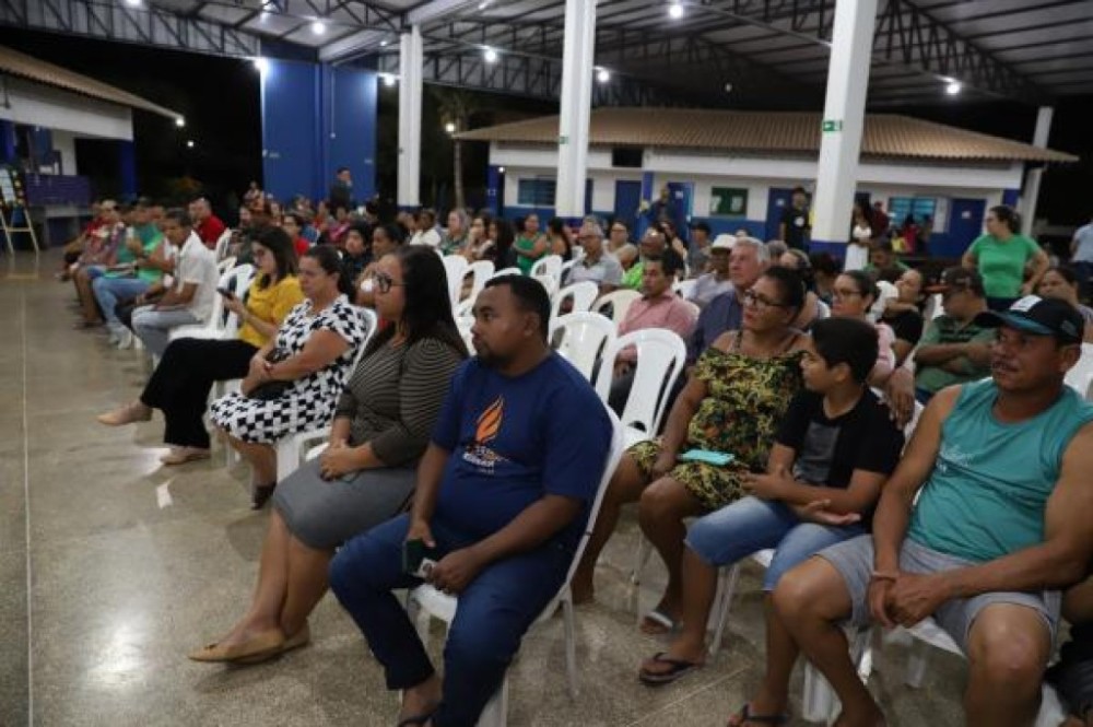 Famílias do Nova Aliança I recebem certidões de matrícula