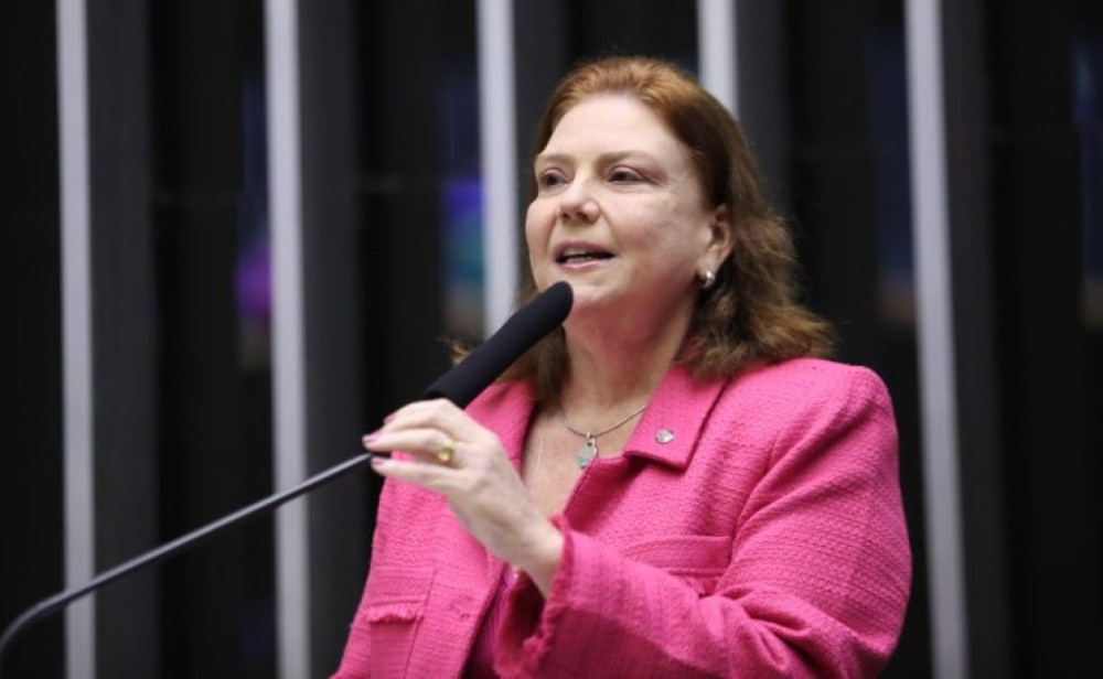 Comissão aprova permissão para agentes de saúde fazerem cursos com mais frequência