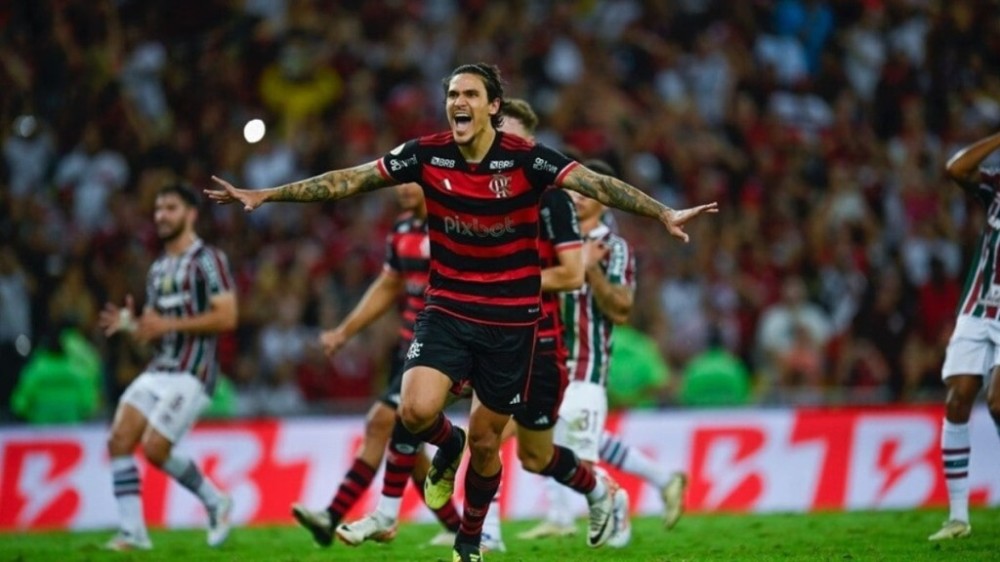 Flamengo vence o clássico e afunda o Fluminense na lanterna