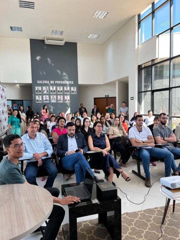 Prefeito apresenta Sorriso em Números para Comissão de Direito Imobiliário da OAB local