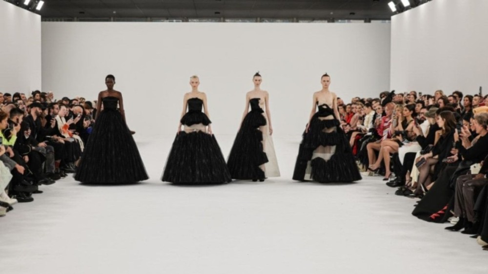 Semana de moda de alta-costura começa hoje