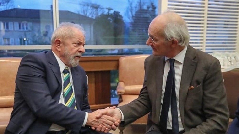 Lula celebra acordo que determinou soltura de Julian Assange, do WikiLeaks