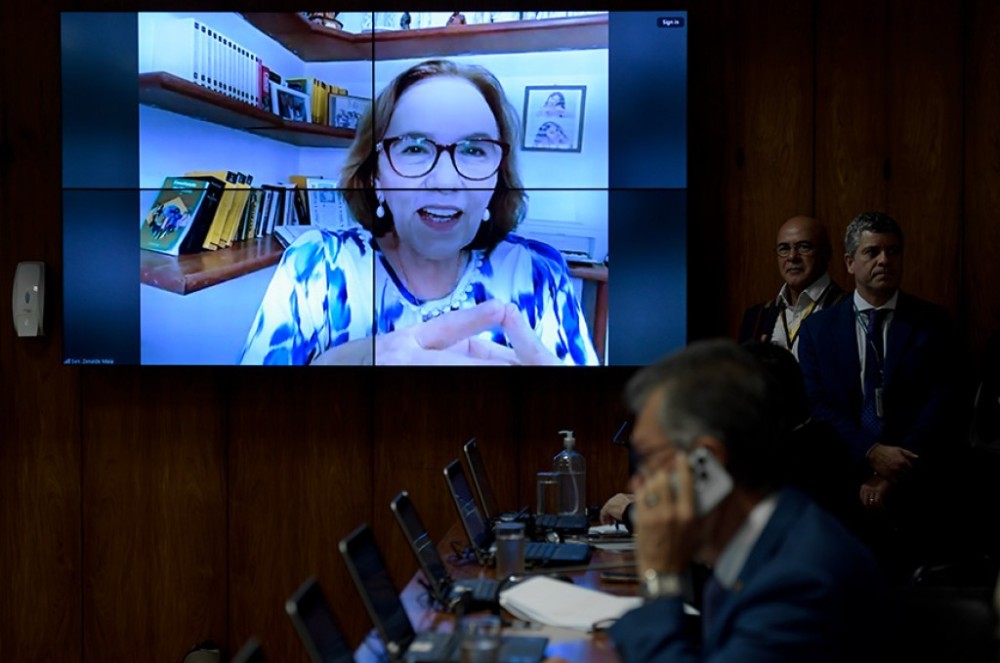 CAE aprova incluir custos de hospitais universitários no mínimo constitucional