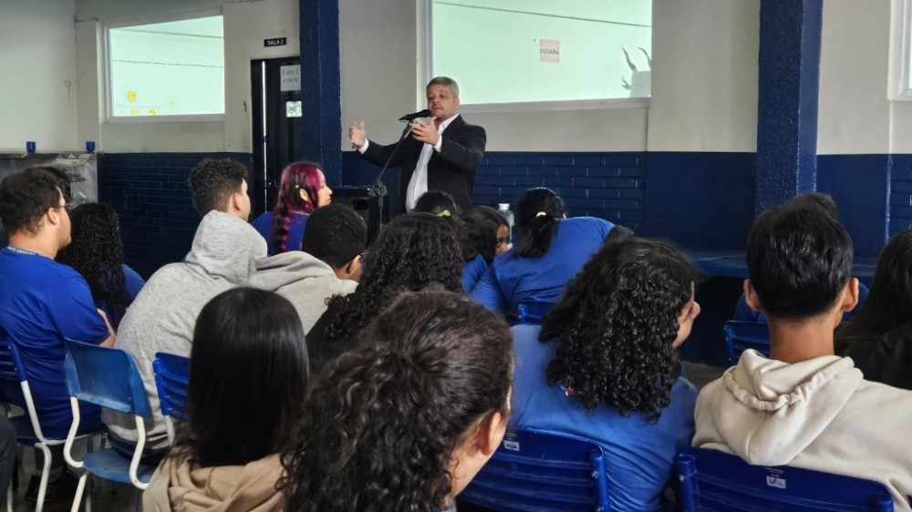 Escola da Magistratura leva campanha contra drogas em escolas públicas de Cuiabá