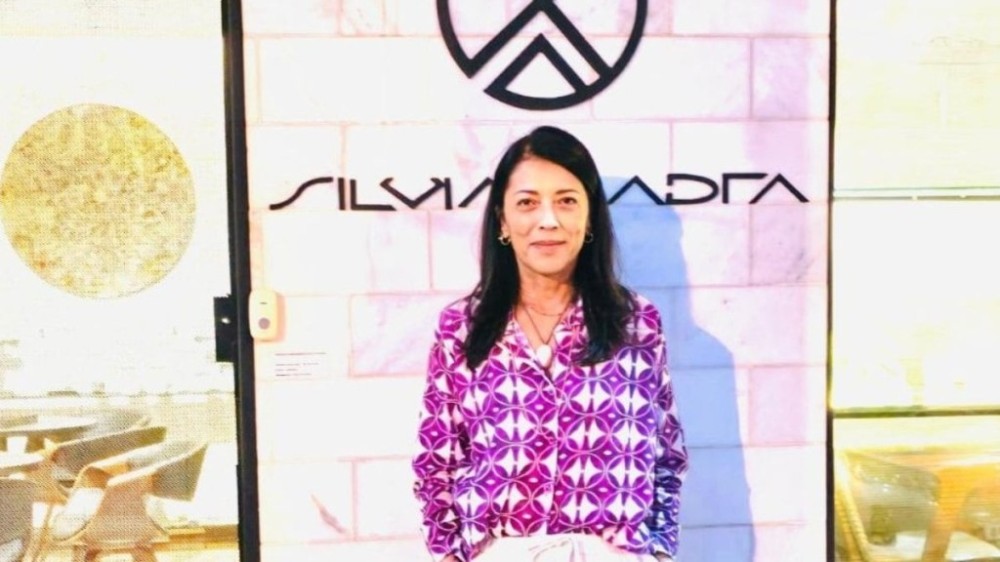 Joalheira Silvia Badra ganha notoriedade no segmento social e ambiental