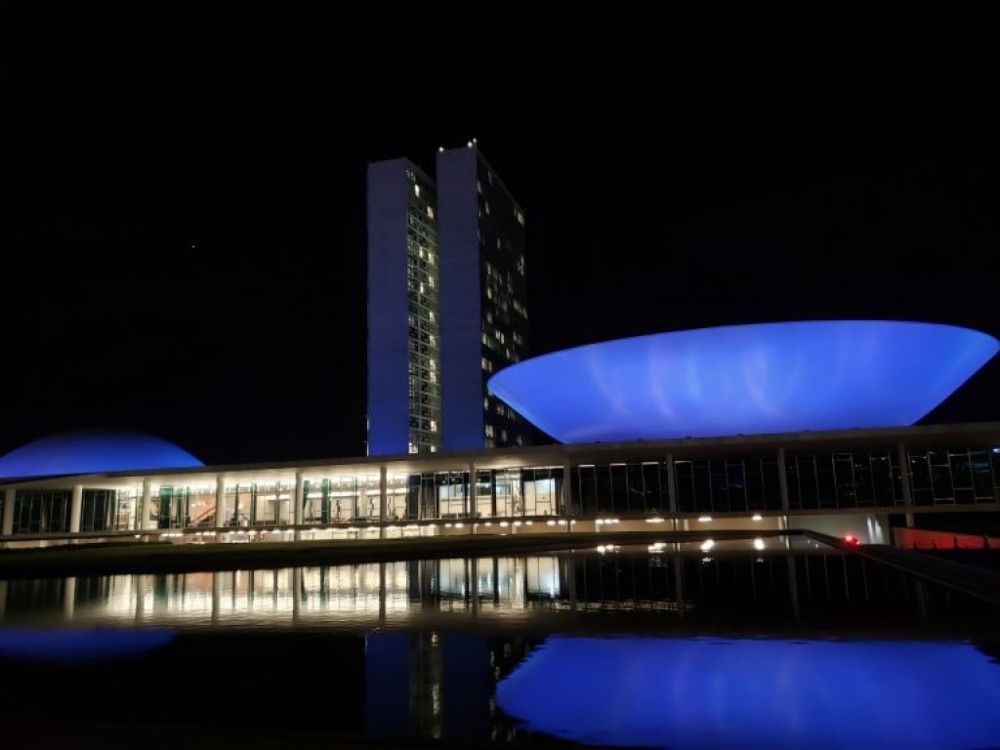 Congresso é iluminado de azul em alusão ao Dia Nacional do Diabetes