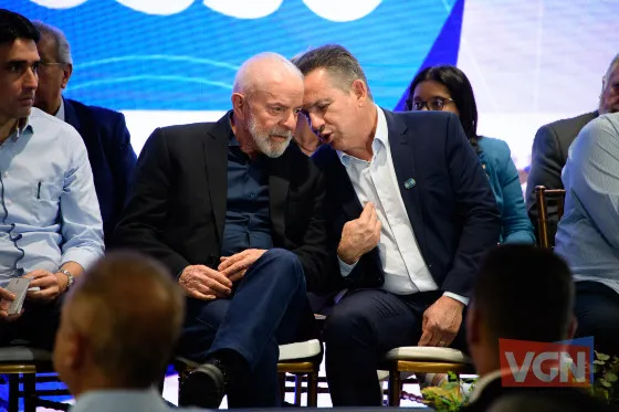Na frente de Lula, Mauro Mendes reclama de burocracia e diz que MT está "longe de tudo"