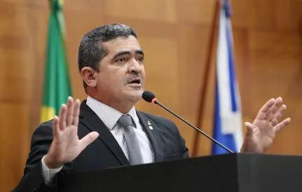 Elizeu Nascimento volta à AL após suplente 'causar' em falta e evento do PL