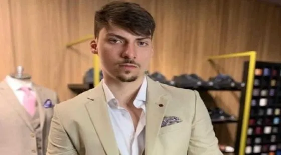 Banco pede bloqueio de bens de filho de Bolsonaro