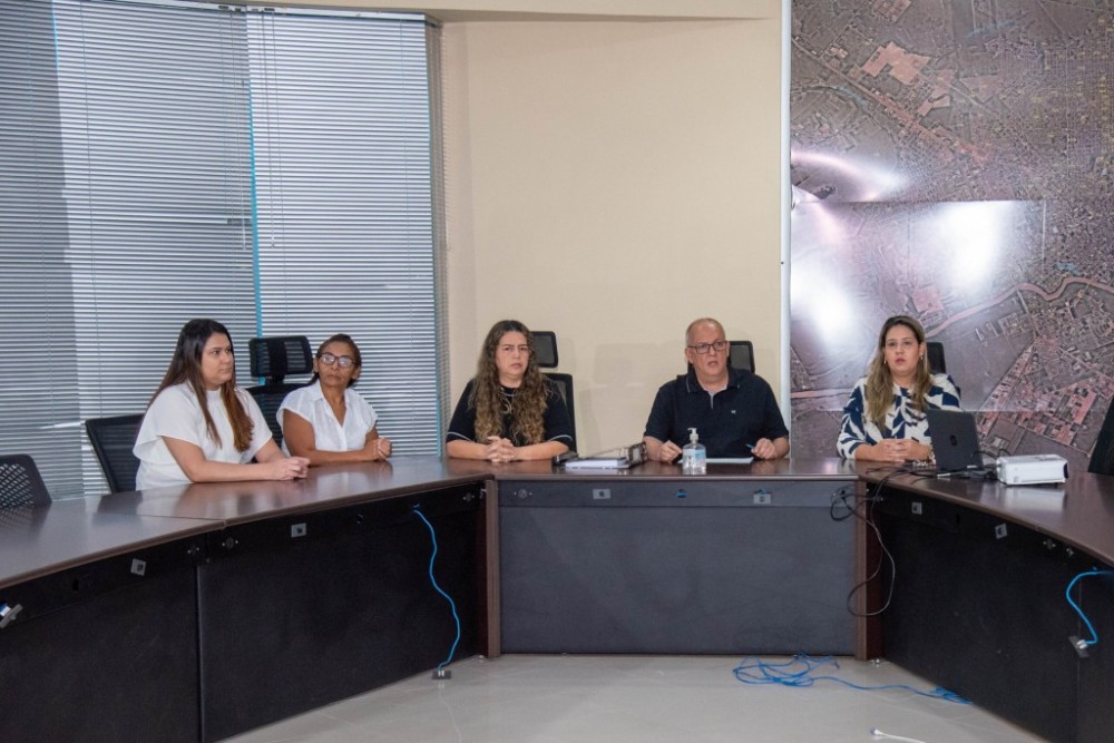 Prefeito convoca 598 professores aprovados em concurso público