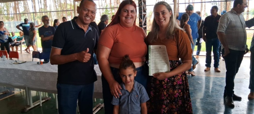 Sehau e Incra entregam títulos de propriedade a famílias do Carimã