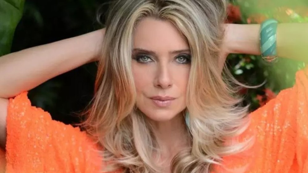 Leticia Spiller volta a agitar web com cliques de topless: ‘Iluminando’