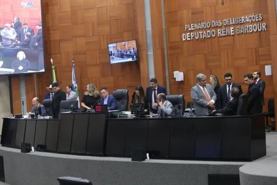 ALMT contesta redução de emendas no STF e pede explicação presencial de deputados