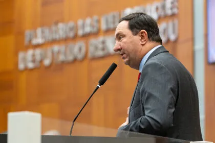 Deputado Valdir Barranco propõe lei em prol dos músicos de Mato Grosso Proposta estabelece transparência na cobrança do couvert artístico e cria o selo “Estabelecimento Amigo do Músico” para promover a cultura local
