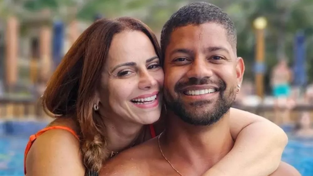 Viviane Araújo puxa marido para dancinha e diverte web: ‘Militão sempre dando aula’