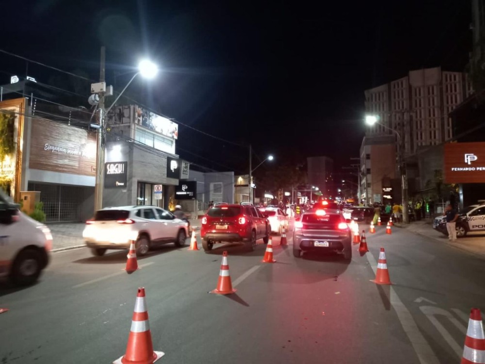 Operação Lei Seca prende 13 motoristas embriagados na madrugada deste domingo (07)