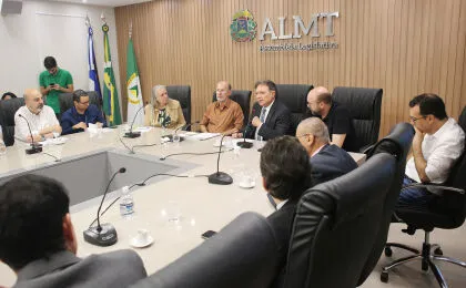 Reunião com representantes do governo define investimentos para construção de creches O objetivo do encontro foi prestar esclarecimentos sobre a ausência de previsão orçamentária no PLOA 2025 para Ação de Infraestrutura da Educação Infantil