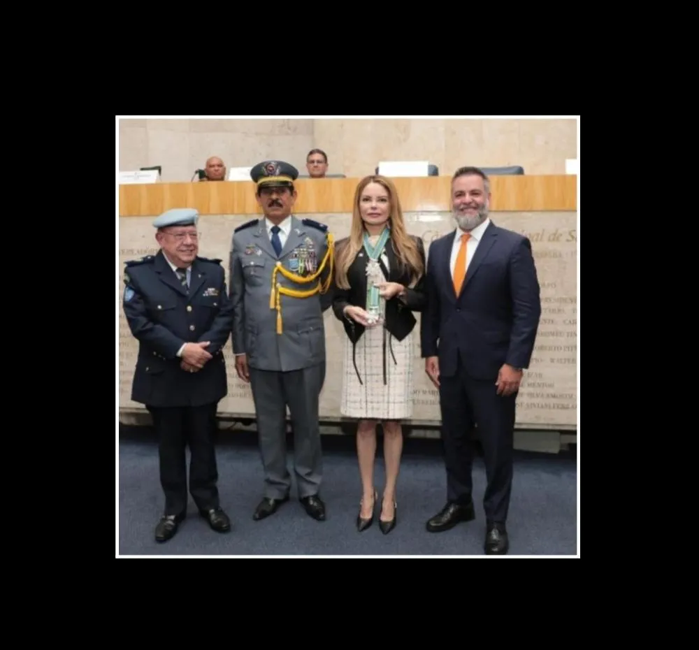 Primeira-dama de MT recebe Medalha de Mérito das Forças do Brasil por seu trabalho voluntário e dedicação social