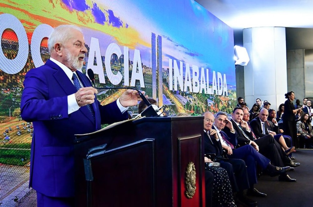 Lula reafirma que 'não há perdão para quem atenta contra a democracia'