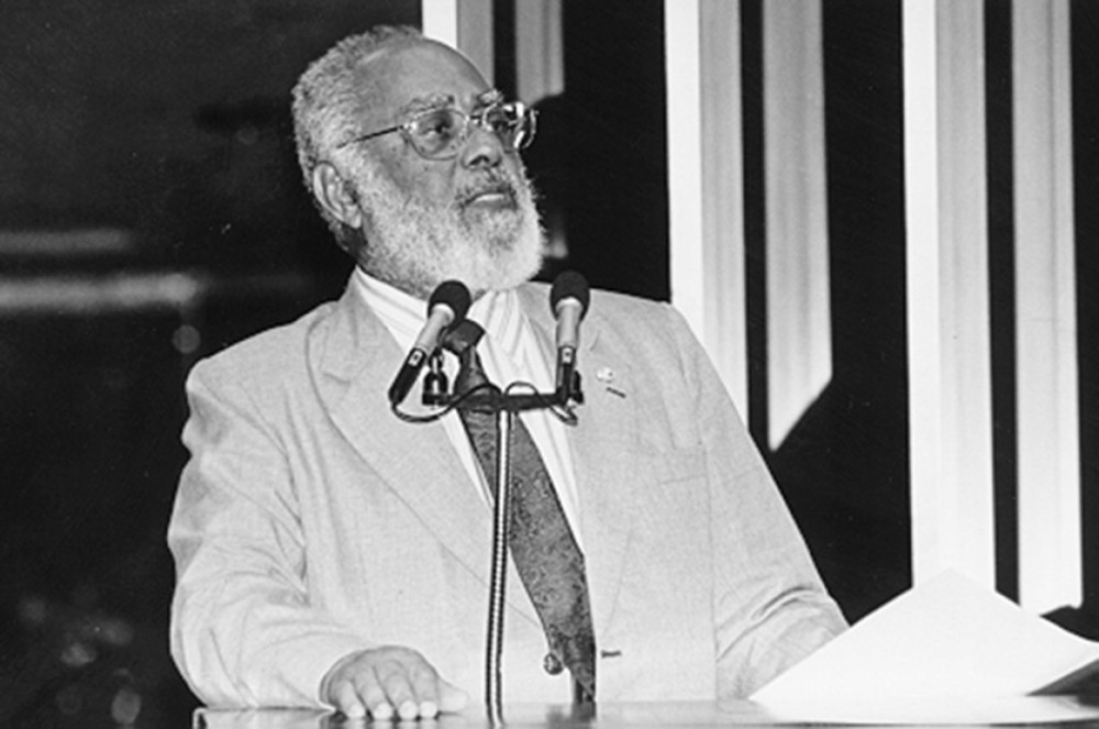 Lei inclui Abdias do Nascimento no 'Livro dos Heróis e Heroínas da Pátria'
