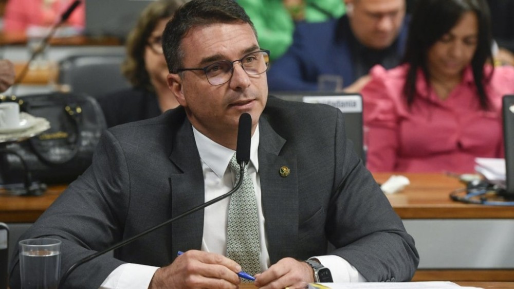 Flávio diz que 8/1 foi 'oportunismo para prejudicar Bolsonaro'