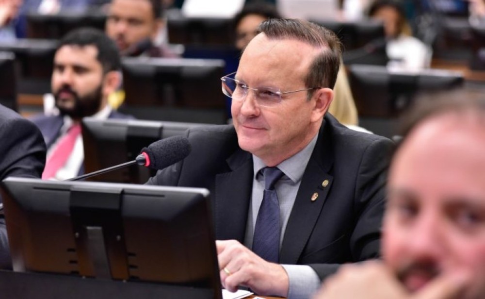 Comissão aprova proposta que prevê distribuição de fraldas descartáveis a pessoas idosas pelo SUS