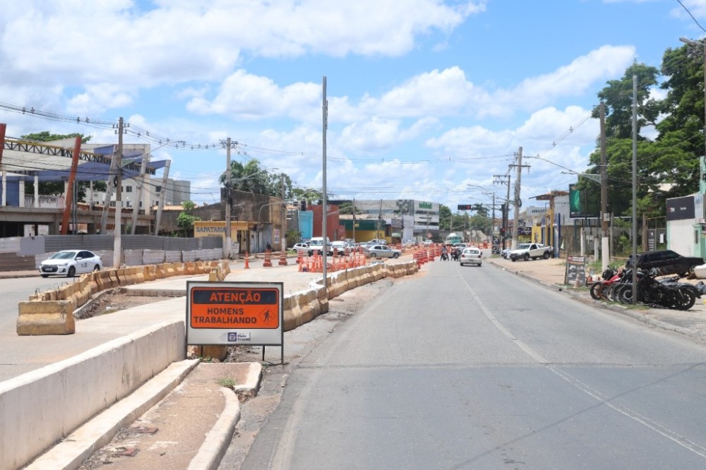 Obras do BRT fecham parcialmente a Avenida da FEB