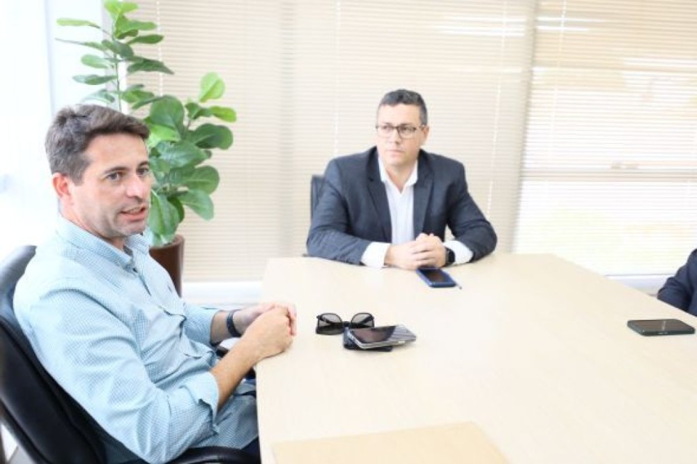 Secretário de Saúde recebe promotor de Justiça para apresentar desafios e avanços