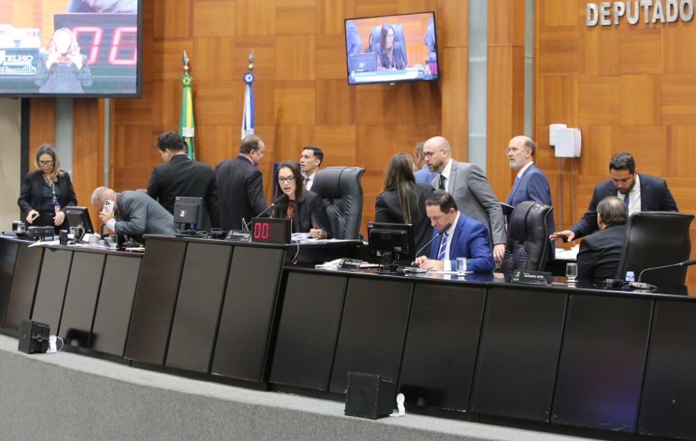 Com 18 votos favoráveis e quatro contrários, deputados aprovam contas do governo de 2022