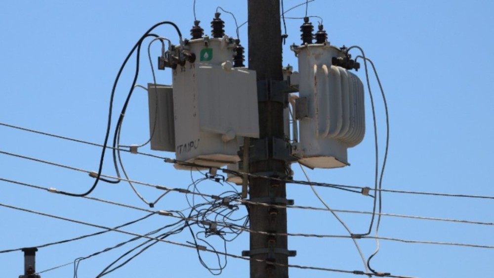 Procon notifica Enel a explicar quedas de energia a consumidores em SP