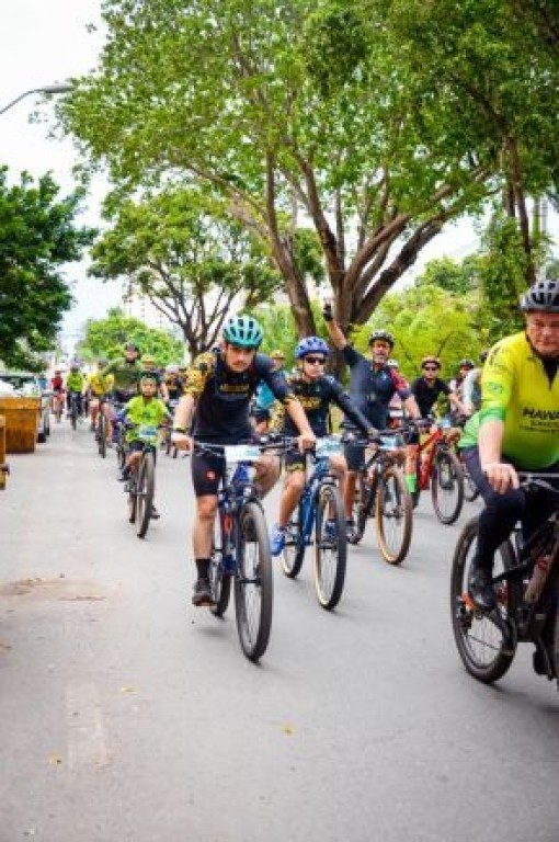Pedal da Semob já colocou mais de 84 mil pessoas nas ruas e estradas, entregou cerca de 12 toneladas de alimentos