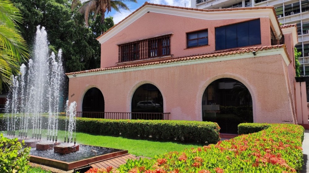 Museu Residência dos Governadores retrata história da política e arquitetura de MT