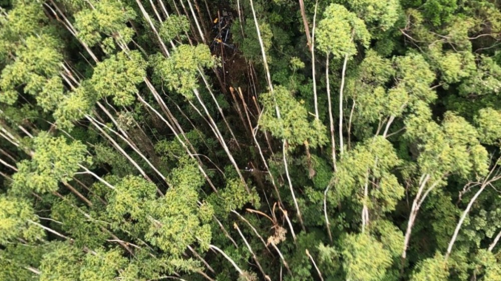 Piloto de helicóptero desaparecido relatou dificuldades para decolar