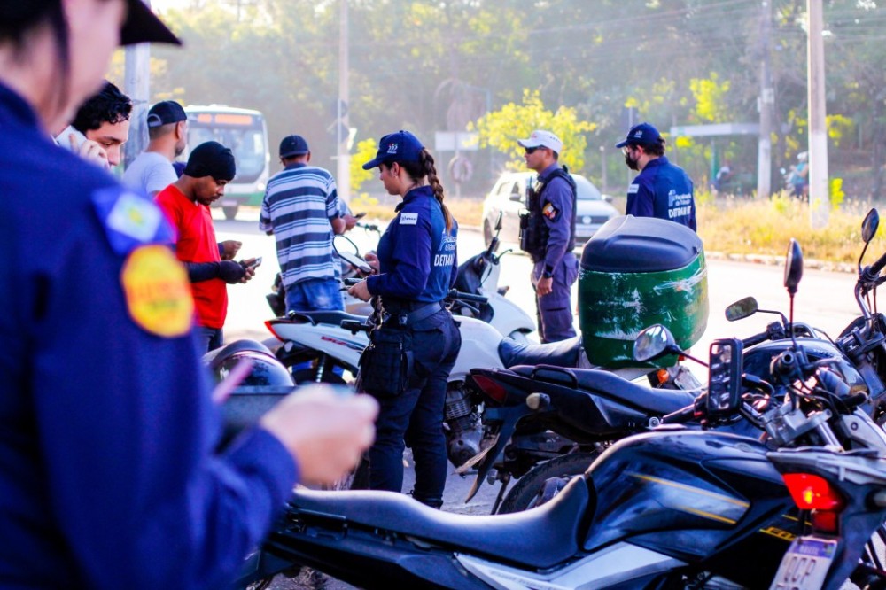 Mais de 2 mil pessoas foram flagradas dirigindo sem CNH ou licenciamento em Cuiabá e Várzea Grande