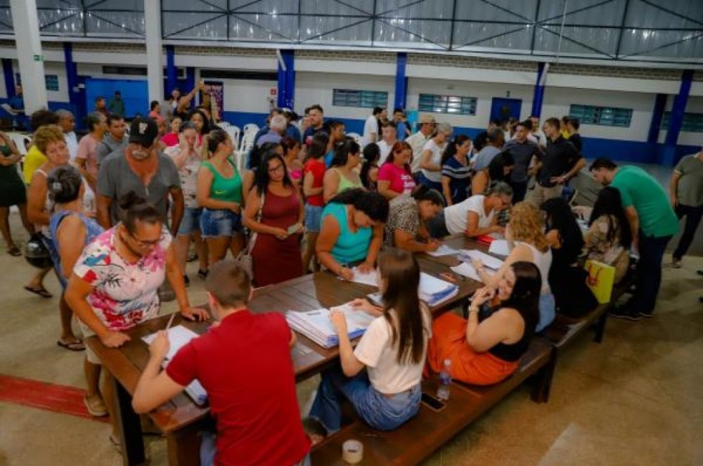 Mais um lote de documentos é entregue aos moradores do Nova Aliança