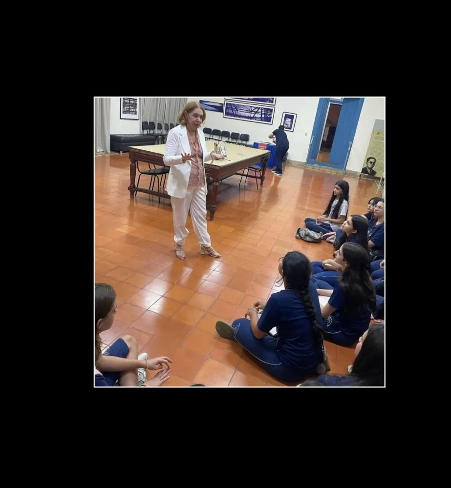 Yasmin Nadaf imortal da AML, passando aos jovens, seu conhecimento!