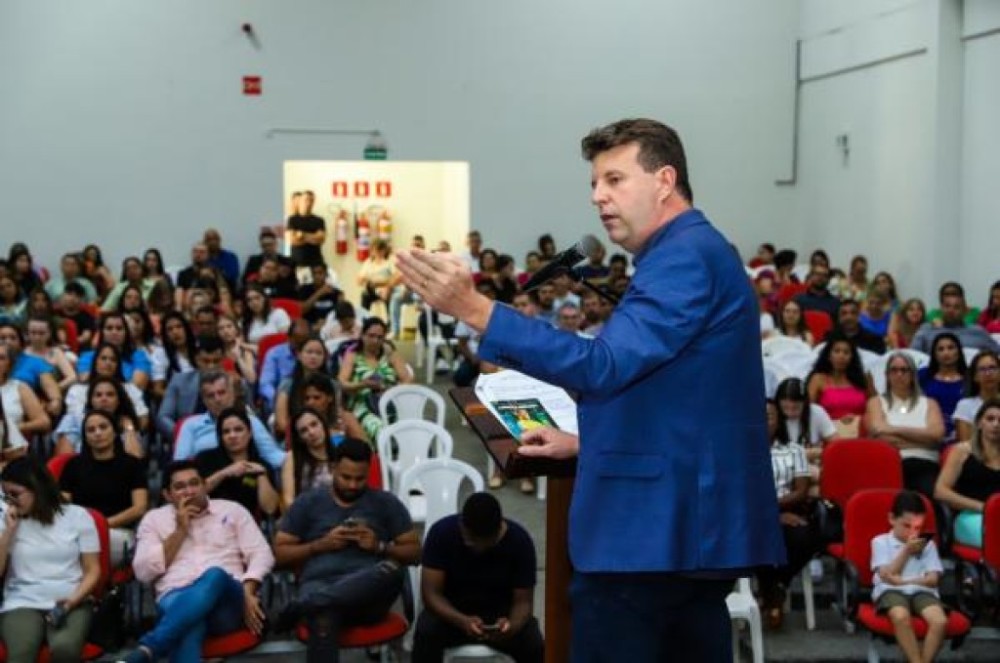 Prefeitura realiza solenidade de posse de equipes gestoras escolares