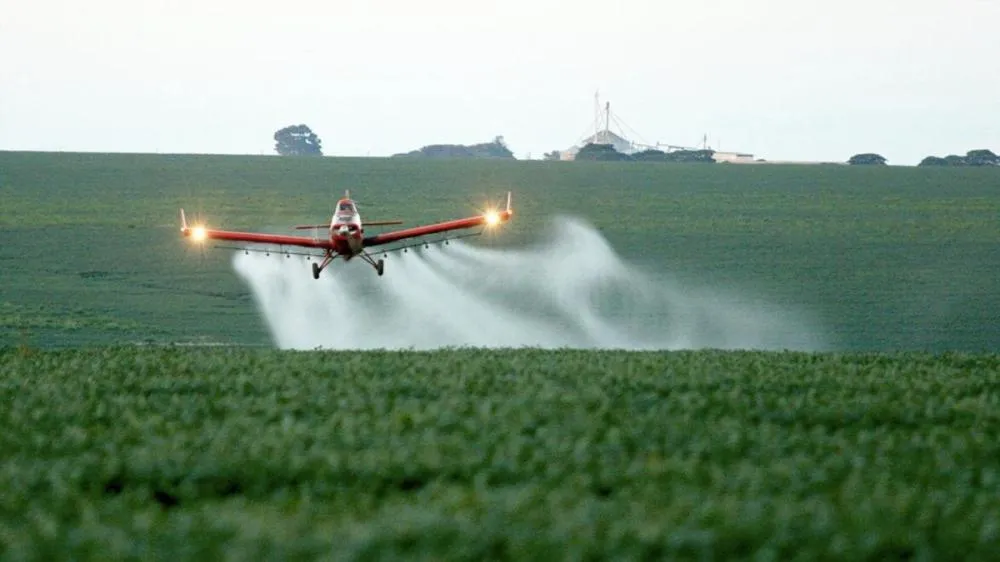 AL reduz distância para aplicação de agrotóxilos em MT e ambientalistas contestam