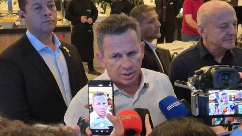 Mauro Mendes dissocia opinião pessoal do União Brasil e critica partidos políticos A escolha pelo nome de Pivetta, segundo Mendes, se trata apenas de uma opinião individual