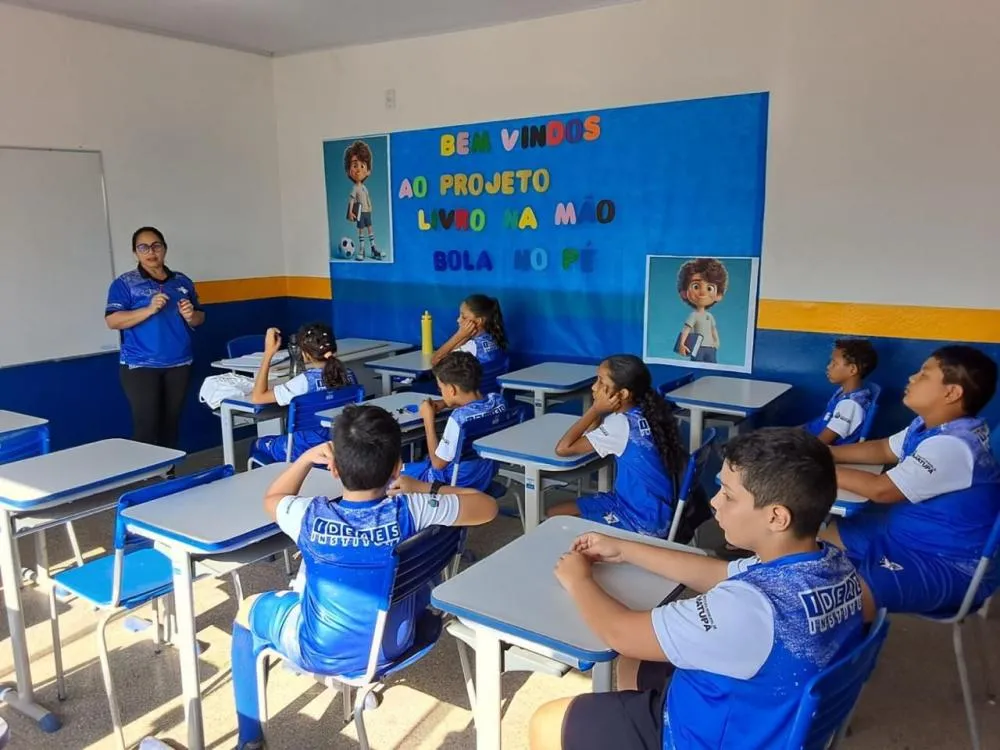 LIVRO NA MÃO, BOLA NO PÉ: PROJETO IMPULSIONA CRIANÇAS DE MATO GROSSO COM EDUCAÇÃO E ESPORTE