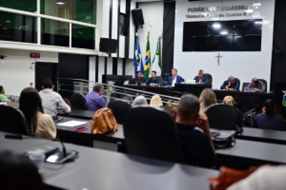Reunião entre contadores e Prefeitura de Cuiabá é mediada pelo presidente Chico 2000