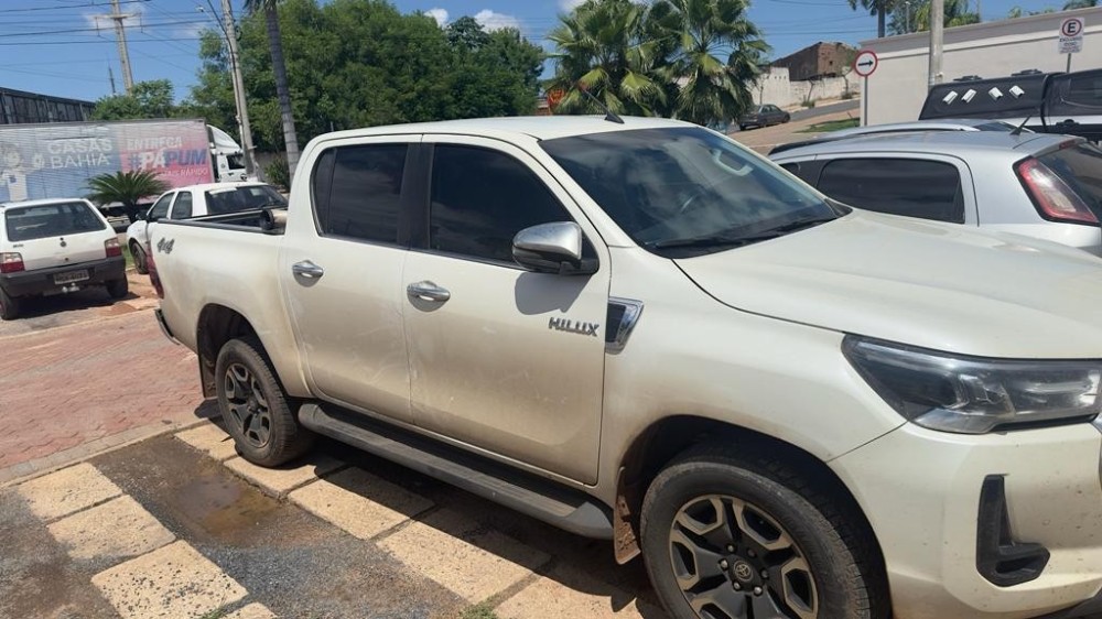 Camionete furtada da frente de prédio em Cuiabá é recuperada pela Polícia Civil