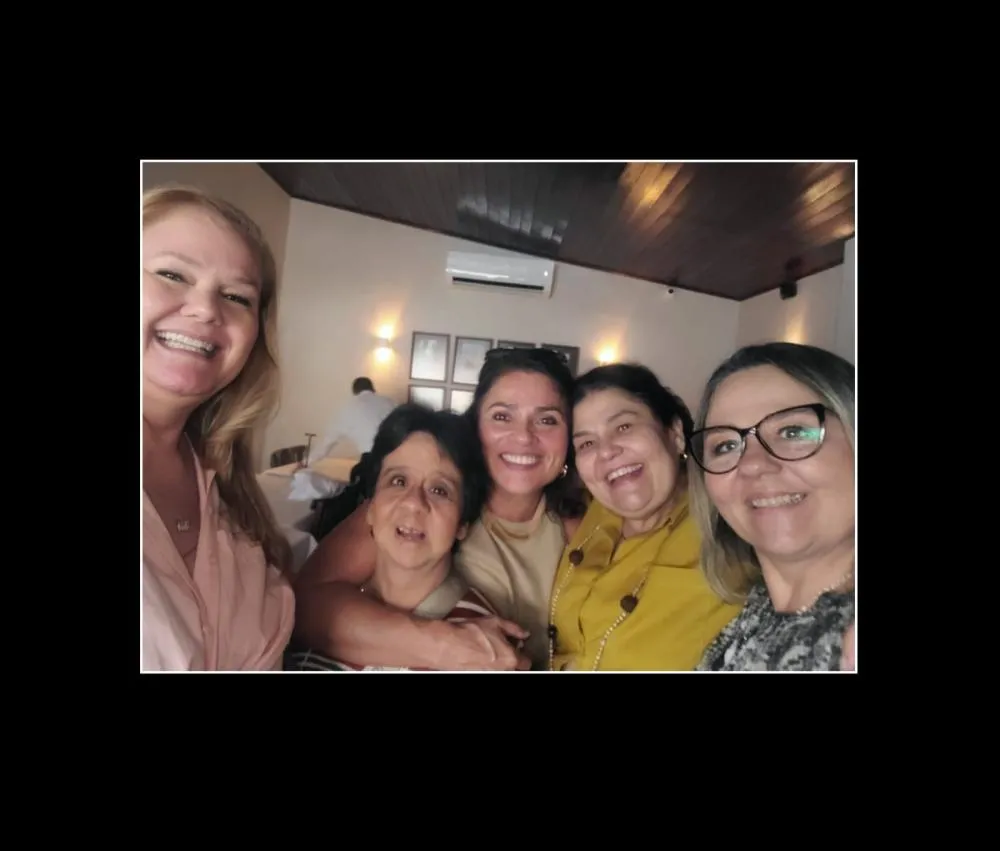 A amizade é tudo ... aniversário da minha amiga Eluise Dorileo!
