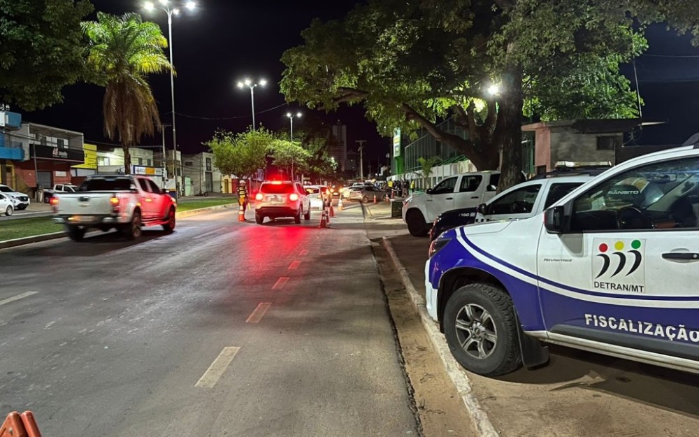 Doze motoristas são flagrados dirigindo alcoolizados na madrugada desta sexta-feira (19)
