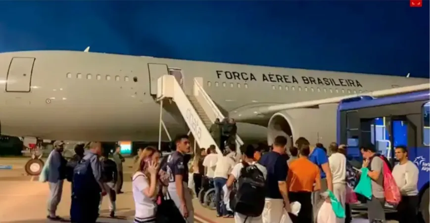 Novo voo com deportados dos EUA chega ao Brasil na sexta-feira (11) Em três voos, 300 brasileiros já foram enviados de volta ao país de origem