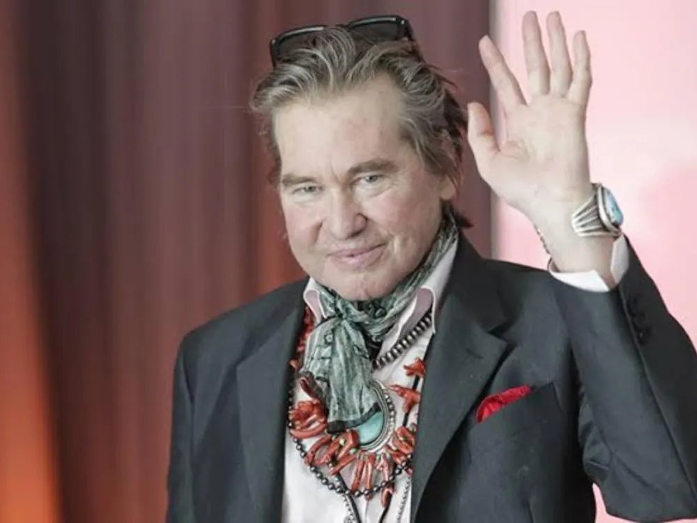 Causa da morte de Val Kilmer, ator de “Batman Forever” é revelada O ator teve complicações após quadro de pneumonia